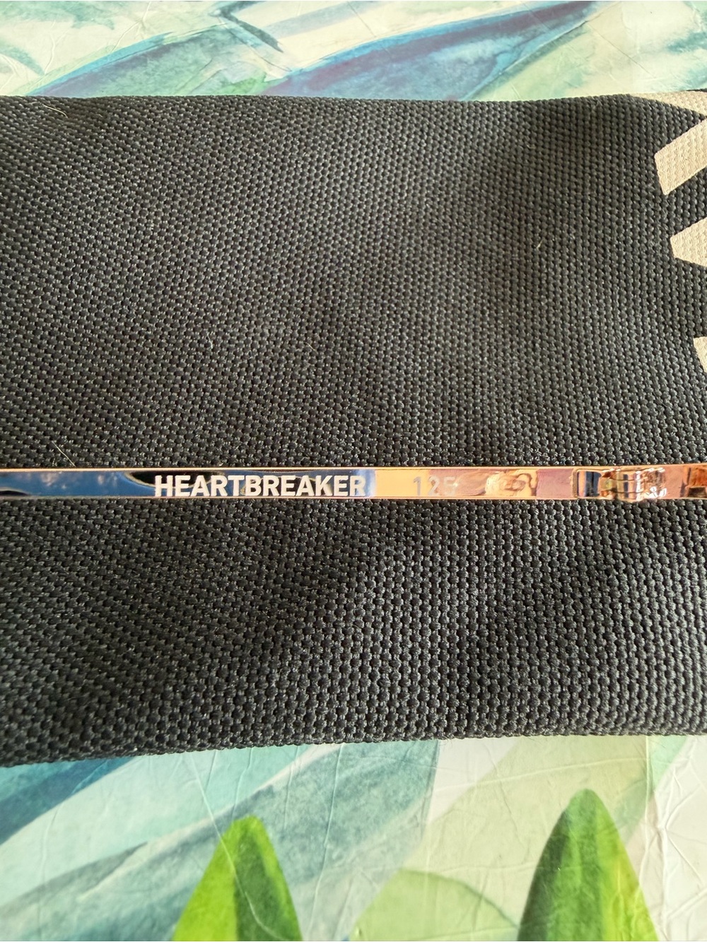 Quay Heartbreaker sunglasses - case included - Picture 2 of 3